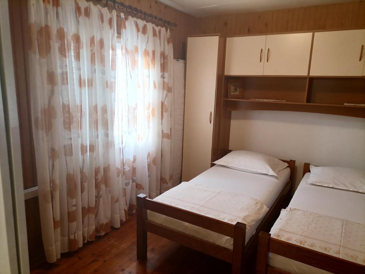 Rooms Mara Skradin Luaran gambar